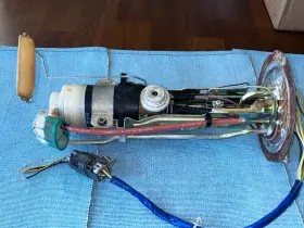 17050-31G04 NISSAN / DATSUN Hardbody Fuel Tank Sending Unit #2