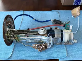 17050-31G04 NISSAN / DATSUN Hardbody Fuel Tank Sending Unit