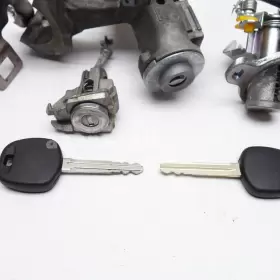 45020-06-4 TOYOTA Ignition Switch Door Lock Cylinder Set Keys #2