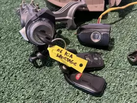81910-2E010 KIA Ignition Switch Left Door Lock Cylinder Keys #2