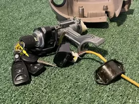 81910-2E010 KIA Ignition Switch Left Door Lock Cylinder Keys #3