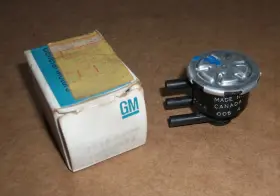 560694 OEM CHEVY PONTIAC OLDSMOBILE BUICK GM Nos Spark Vacuum