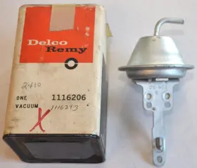 1116243 PONTIAC Nos Delco Remy Vacuum Advance Control