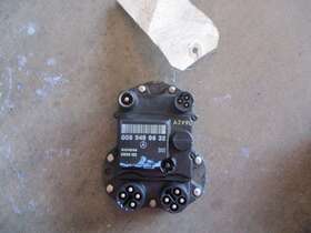 008-545-96-32 SIEMENS Ezl Ignition Control Module 300E W124