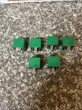 YWB10031 SIEMENS Land Ac Fan Wiper Relay Rover