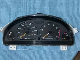 TN157360-7403 SUZUKI / GEO Speedometer Gauge Cluster Tracker