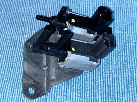 K5T46284 SUZUKI Esteem Vacuum Solenoid Valve #2