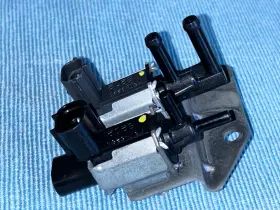 K5T46284 SUZUKI Esteem Vacuum Solenoid Valve #3