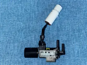 084600-3811 TOYOTA Vacuum Switching Valve Celica Corolla