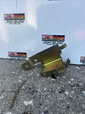 084600-7020 TOYOTA Vacuum Switching Valve Bracket 4AGE