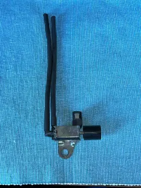084600-7170 TOYOTA Ac Idle Up Magnet Vacuum Valve 4RUNNER