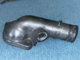 16331-38011 TOYOTA Thermostat Coolant Housing Celica Corona