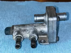 22230-45010 TOYOTA Cressida Air Valve Celica Supra