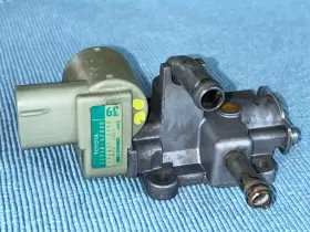22270-62040 TOYOTA Idle Air Control Valve Denso T100 Tacoma