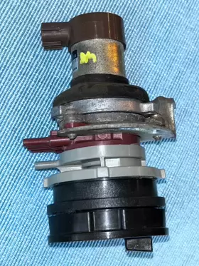 25701-16070 TOYOTA Carburetor Emission Solenoid Corolla #2