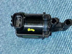 25860-62060 TOYOTA Vacuum Switching Valve Tacoma #2