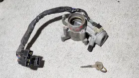 45020-28-2 TOYOTA Ignition Steering Wheel Column Key 4RUNNER
