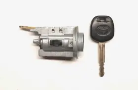 69057-02140 TOYOTA Ignition Switch Lock Cylinder Key Corolla #2
