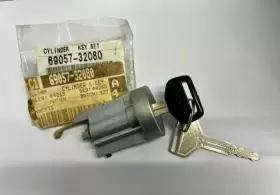 69057-32080 TOYOTA Cylinder Key Set Ignition Switch Lock