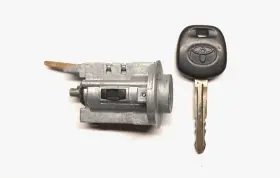 69057-48140 TOYOTA Ignition Switch Lock Cylinder Key #3