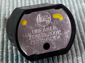 82650-20011 TOYOTA Land Circuit Breaker FJ60 Cruiser