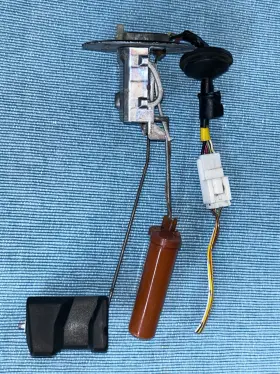 83320-80022 TOYOTA Fuel Level Sensor Tank Float Sending Unit