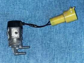 89570-20230 TOYOTA Vacuum Switching Valve Celica Camry #2