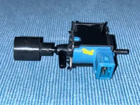 89570-35220 TOYOTA Vacuum Switching Valve 4RUNNER #2