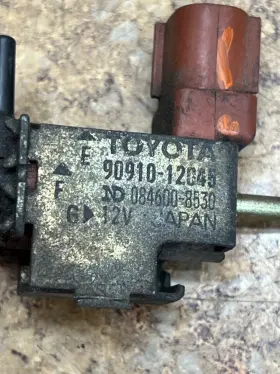 90910-12045 TOYOTA Paseo Vacuum Switching Valve LS400 SC300 #2