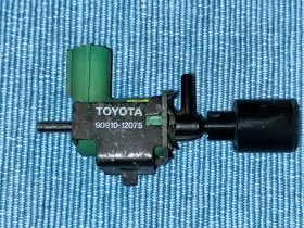 90910-12075 TOYOTA Vacuum Switching Valve T100 Tacoma 4RUNNER