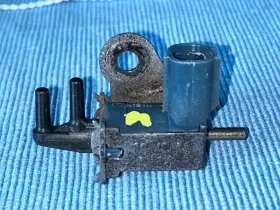 90910-12085 TOYOTA Vacuum Switching Valve 4RUNNER