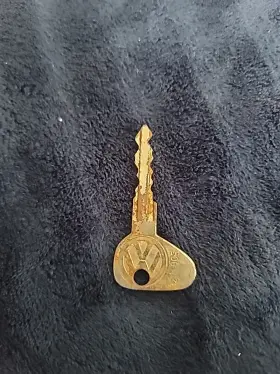 32M005 VOLKSWAGEN Ignition Key Vw