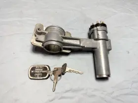 1205753 VOLVO Ignition Lock Switch Key